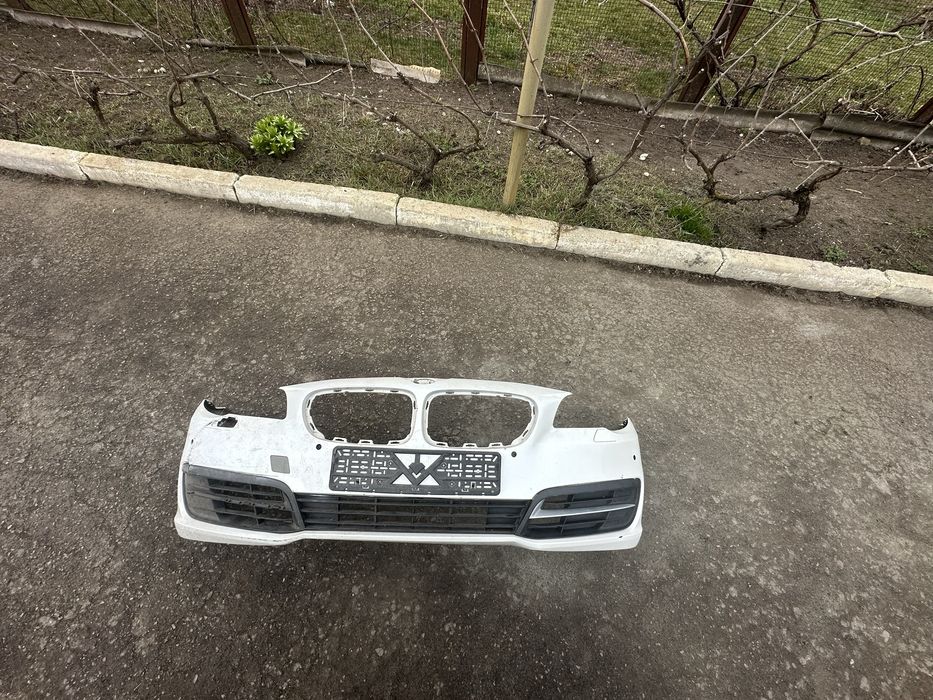 Бампер BMW f10 рестайлинг с решотками