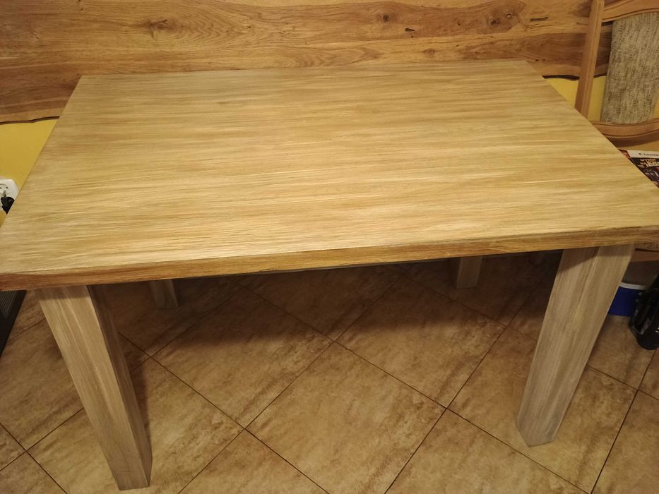 Stół kuchenny z drewna- litego dębu