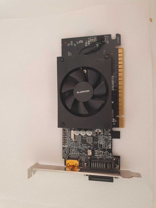 Placa gráfica Asus GT730 4Gb DDR3 e outras DDR 5