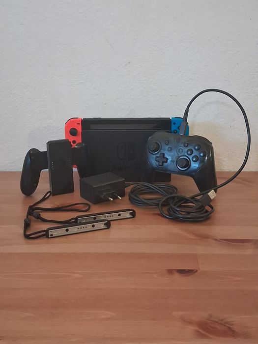 “Nintendo Switch Completa + Mario Kart + acessórios — 250€”