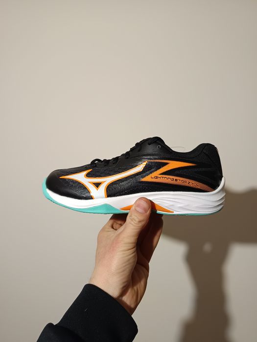 Buty sportowe Mizuno Wave Lightning Z4 nowe rozmiar 35