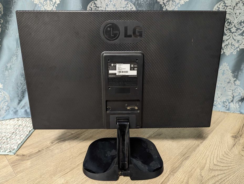 Монітор LG 23mp55a неробочий