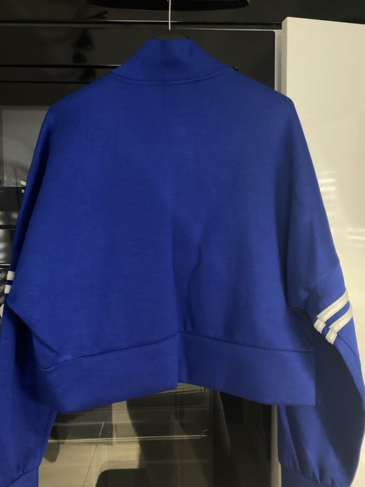 Masełkowy chabrowy dres.