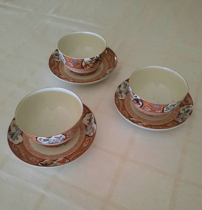 3 taças com prato em porcelana Satsuma