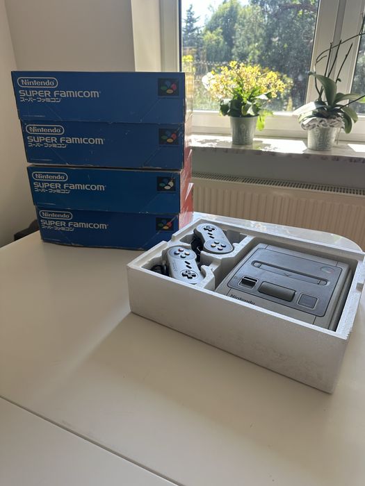 Super nintendo w pudełku
