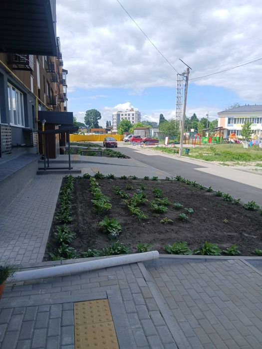 Продаж 2-х кімнатної квартири+ земельна  ділянка.Бородянка.