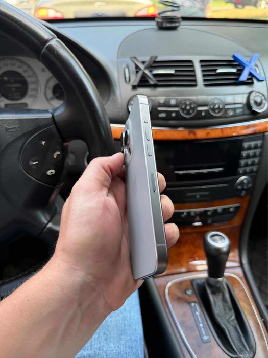 Продам Iphone 15 pro