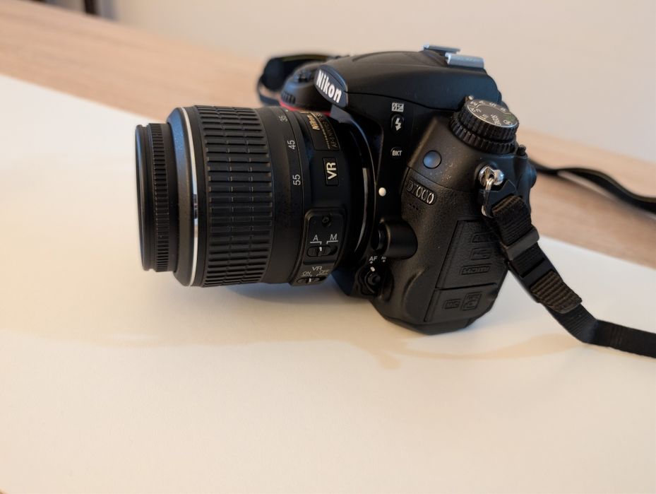 Nikon D7000 com duas lentes e kit básico