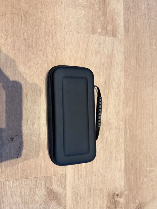 Case etui na Nintendo switch jak nowe z drobną rysą