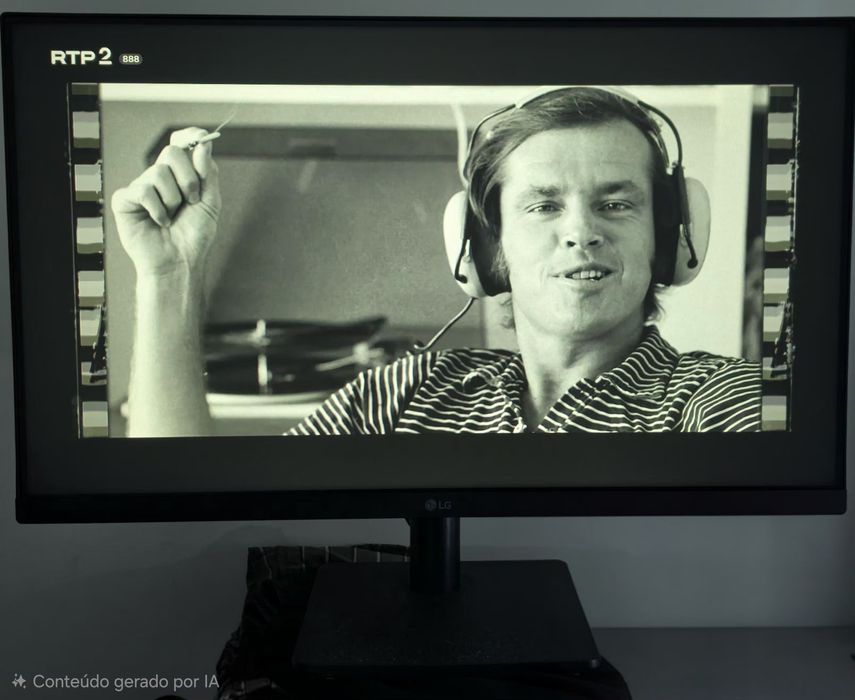 Monitor de computador LG, modelo 24MP400-B