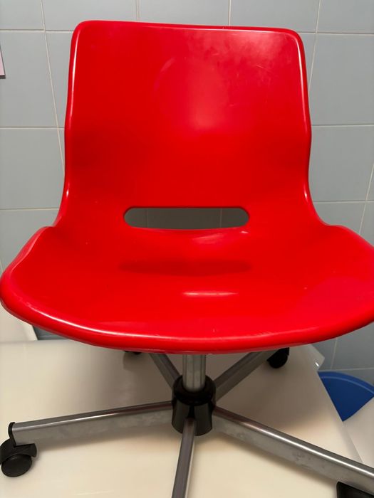 Cadeira secretaria regulável em altura IKEA | 7,99€