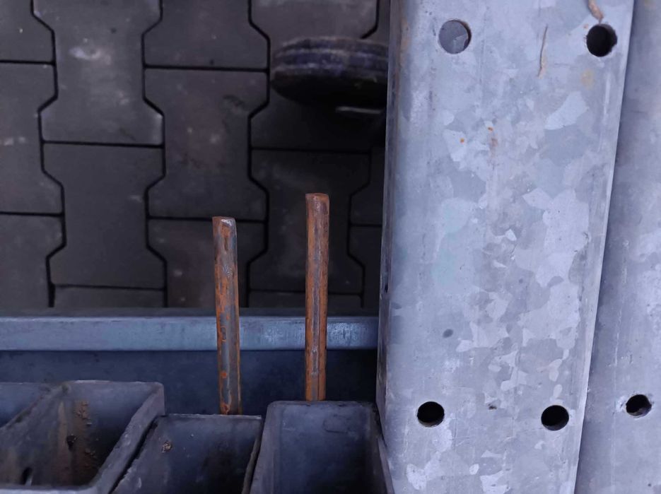 Konstrukcja stalowa z profila zamkniętego ocynkowanego 6, 5 x 6 m.