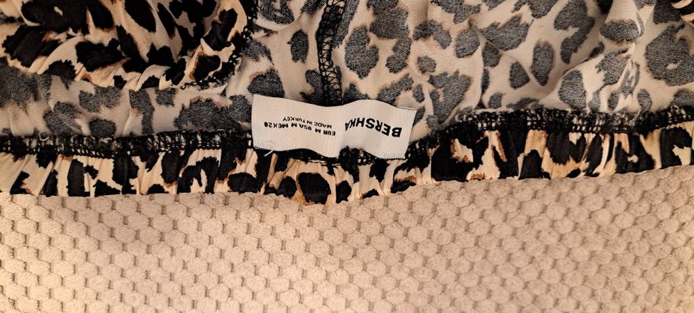 Nowe Spodnie firmy Bershka w rozmiarze M