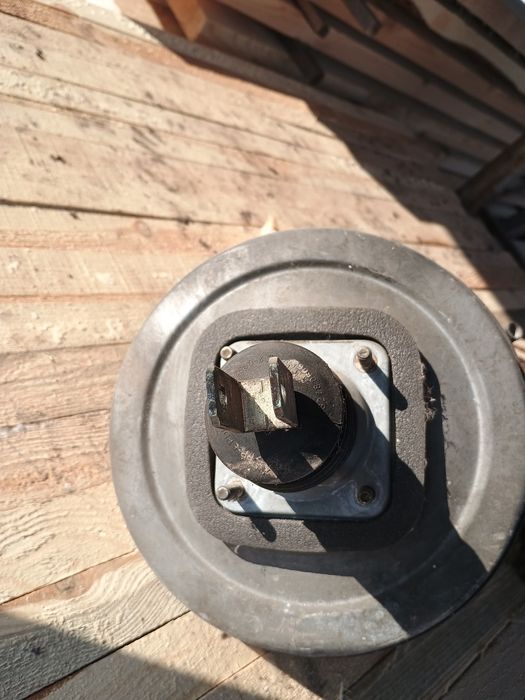 Вакуумний усилитель BMW e39