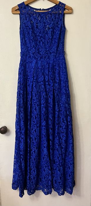 Платье с кружевом