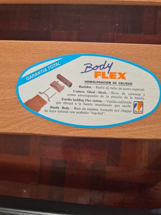 Cama (Body Flex) com colchão Molaflex