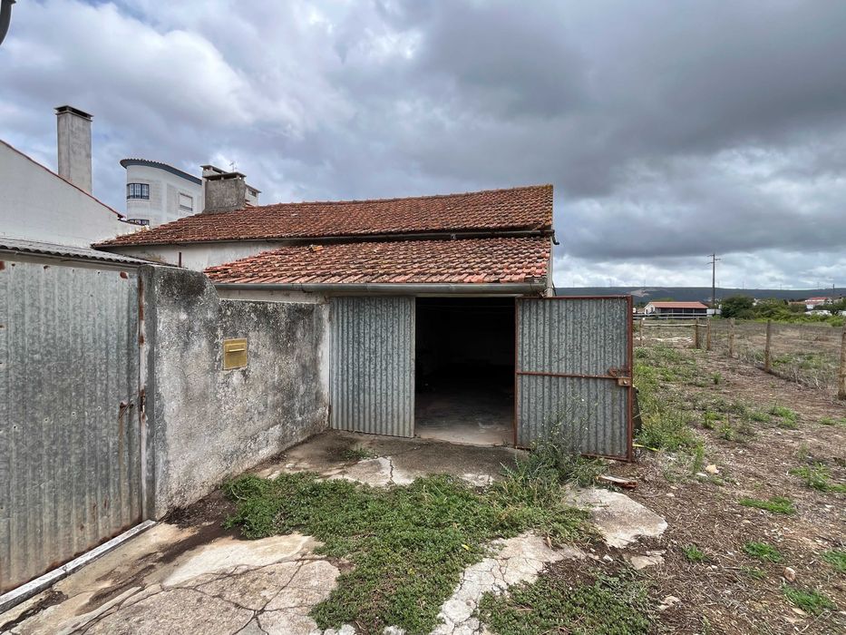 Moradia T3 com Garagem em Turquel