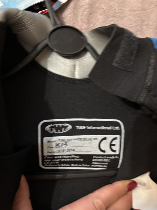 Дитячій гідрокостюм