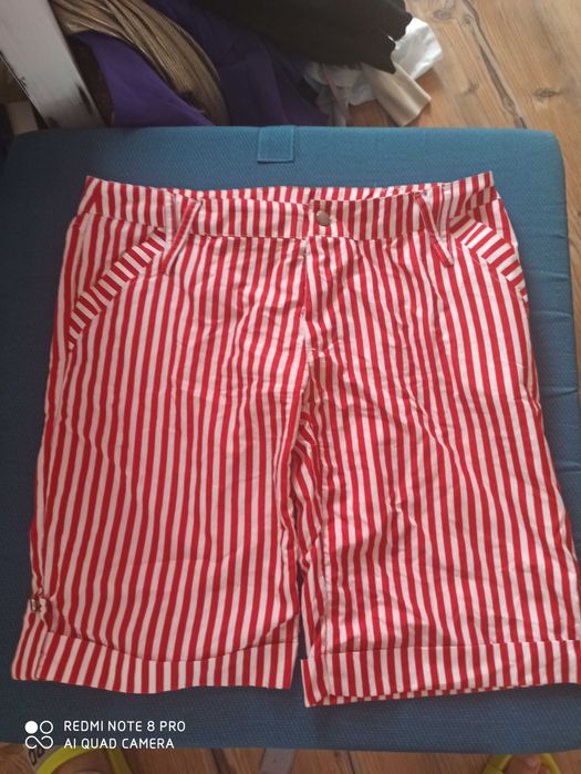Szorty damskie biało- czerwone w paski, rozm. XL