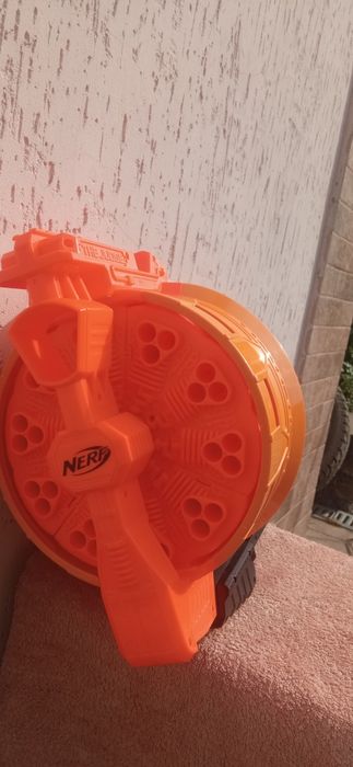 Величезна бластерна гвинтівка Nerf Dooml Lands