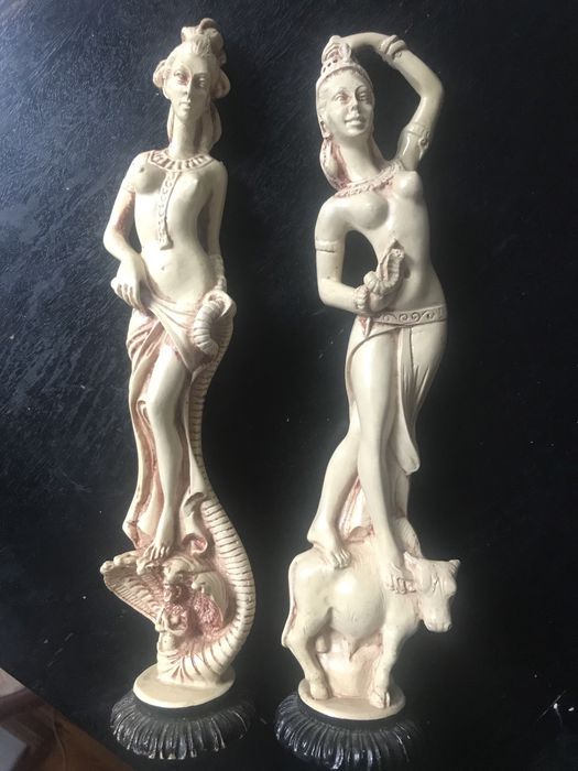 Dwie figurki boginie