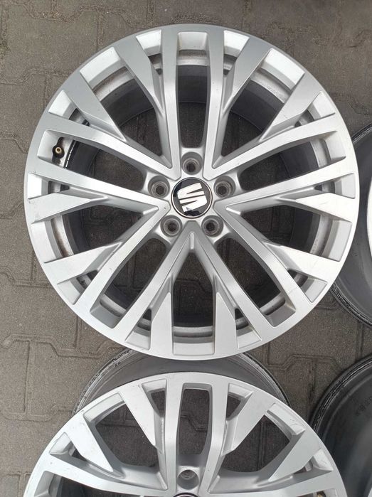 Felgi Volkswagen VW 8x18 ET25 5x112
