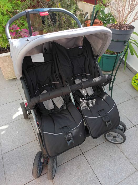 Carrinho de Passeio Duplo - Gêmeos