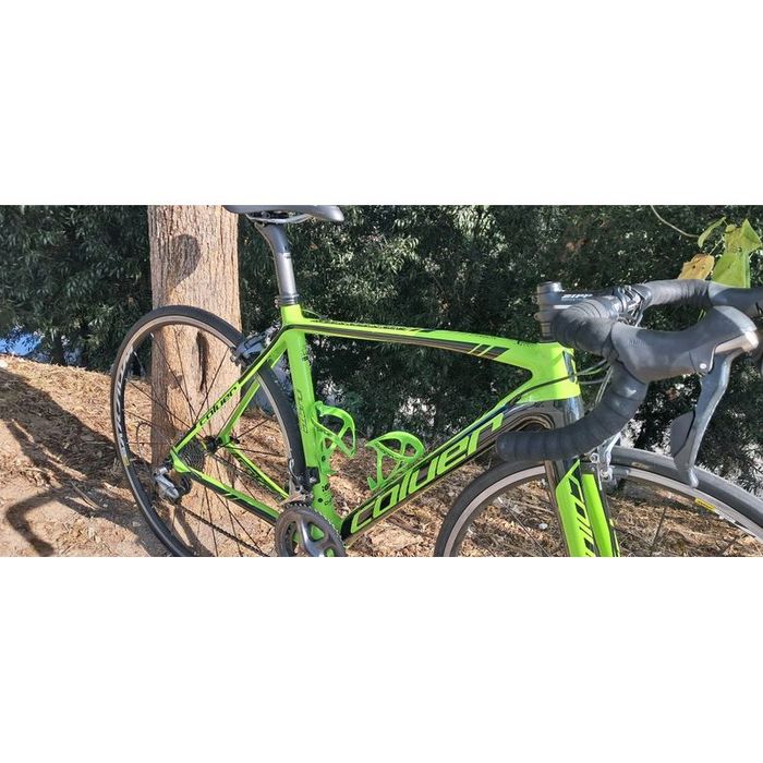 Bicicleta de carbono com ultegra 11v e mavic