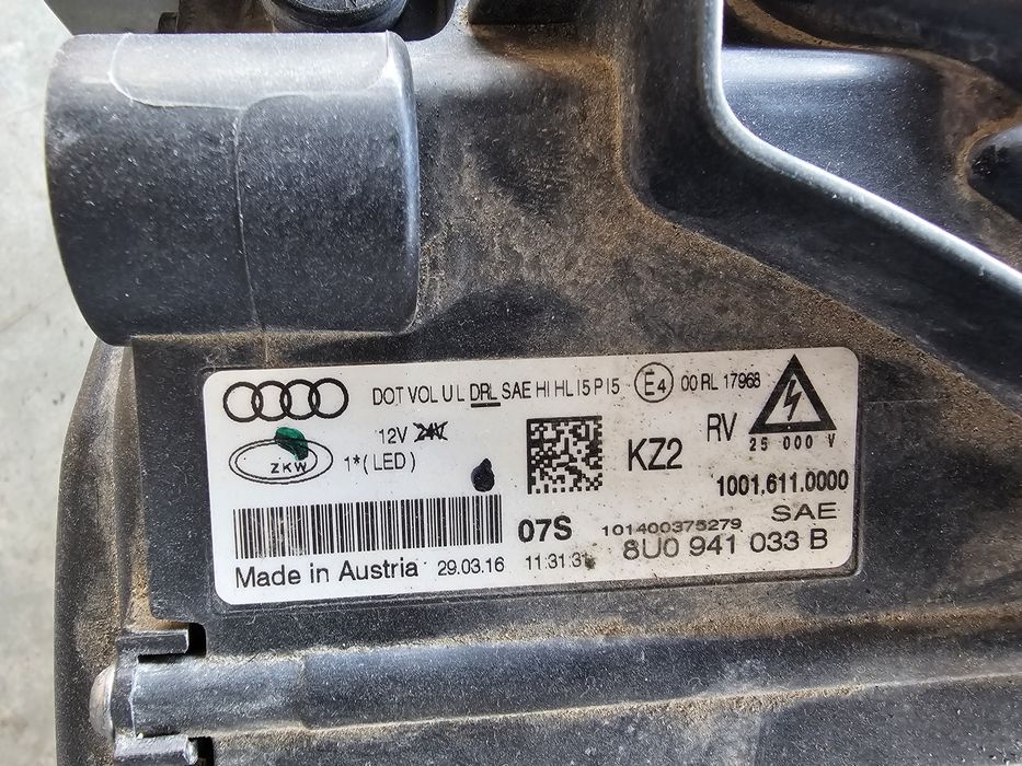 Продається фара Audi Q3 2.0 b Fuled