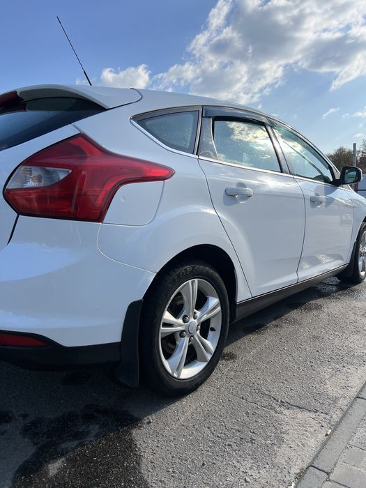 Ford focus 2011 рік , 1.6 газ/бенз не АМЕРИКА