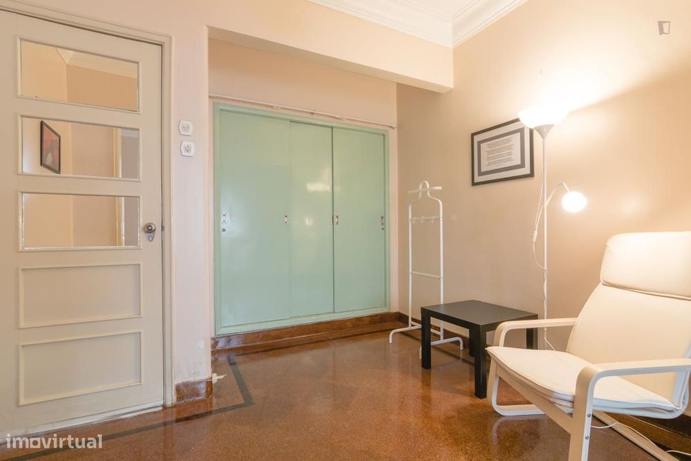 Quarto - localizado em Saldanha Lisbon