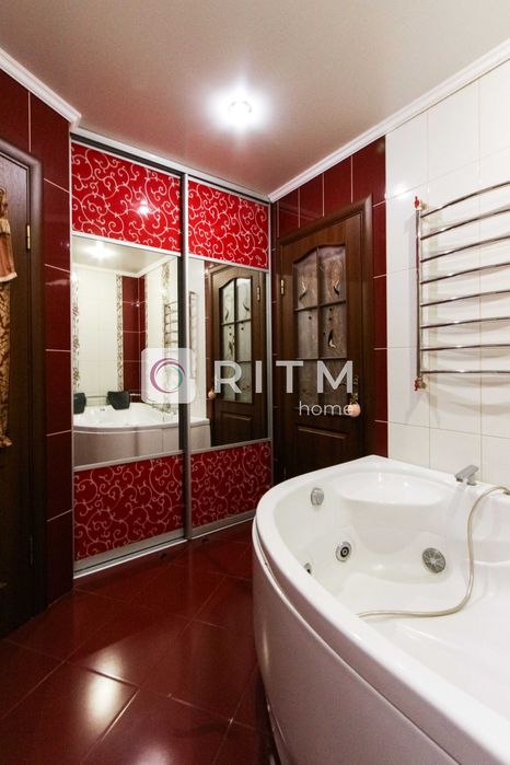 4-к. квартира з меблями та ремонтом за вул. Відродження