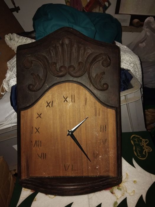 Relógio de parede  em madeira