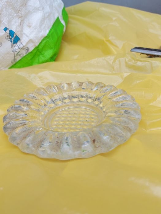 Popielniczka szklana z czasów PRL