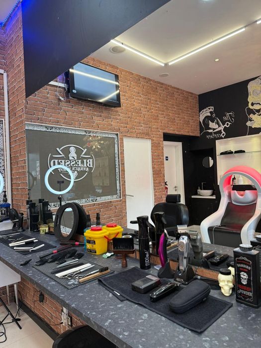 Aluga-se  barbearia com gabinete de estética, Viseu