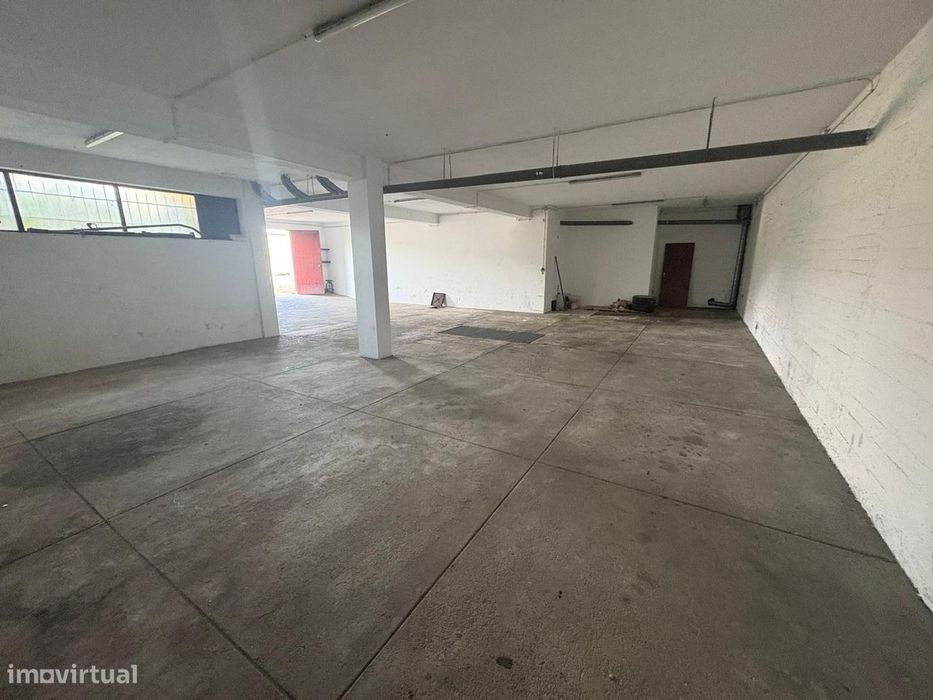 OPORTUNIDADE - Garagem / Armazém