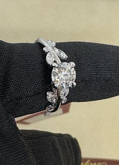 Золота каблучка з натуральними діамантами 1.18 карат.