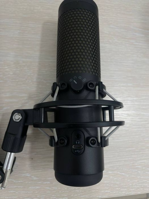 Игровой конденсаторный USB-микрофон HyperX QuadCast S+панторгаф