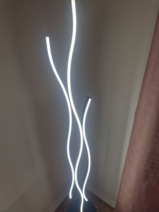 Candeeiro de pé led