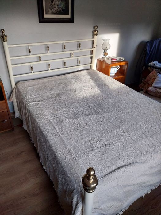 Cama casal 130x185cm