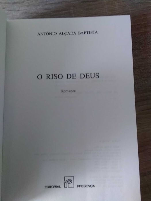 O Riso de Deus por Antonio Alçada Baptista