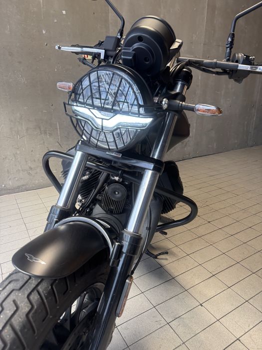 Moto Guzzi V9 bobber