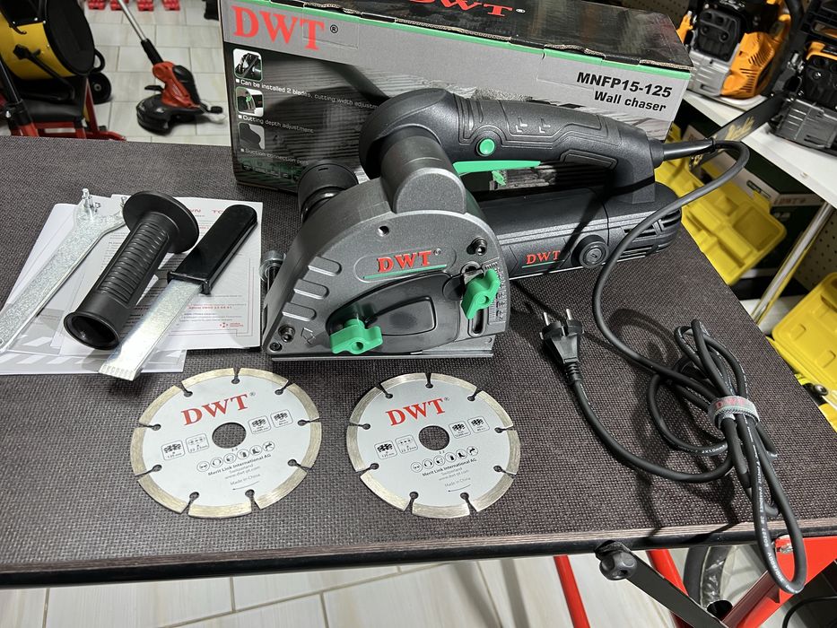 Штроборез DWT MNFP15-125 Плавный пуск 1500 Вт + диски