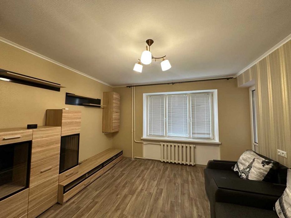 Продам просторную 2-к квартиру с ремонтом проспект Мира Левобережный