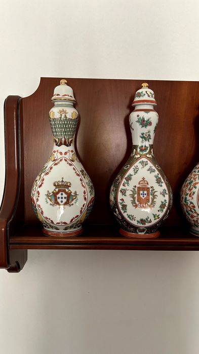 Conjunto de Ed. Lim. de Potes da Comp. das Indias com prateleira orig.431978734200432642
