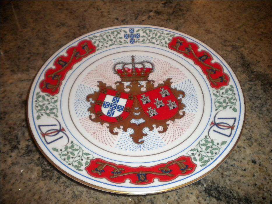 Prato de Casamento de D.Duarte Pio e D.Isabel Herédia Com Suporte