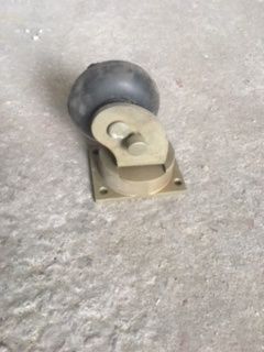 Колесики на тележку (тачку) . Поворотные . С фиксатором. Новые