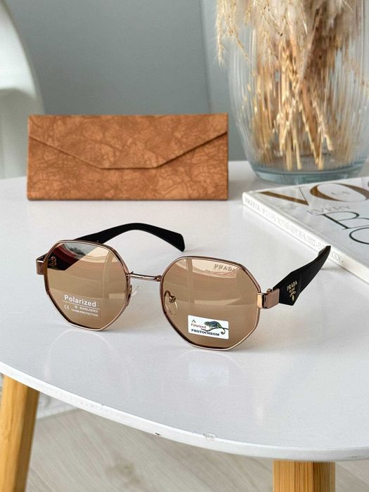 Окуляри Хамелеон На сонці темніють лінзи Polarized Prada: 550 грн
