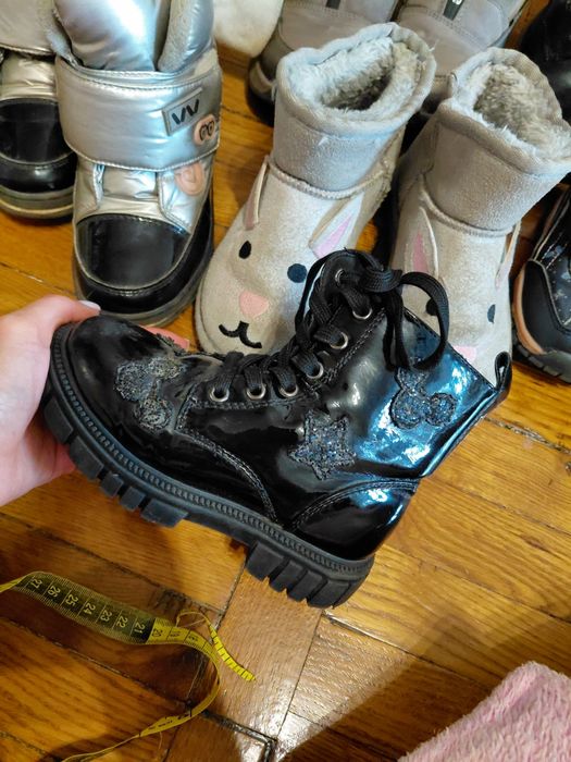 Зимові чобітки ,угі,дутікі