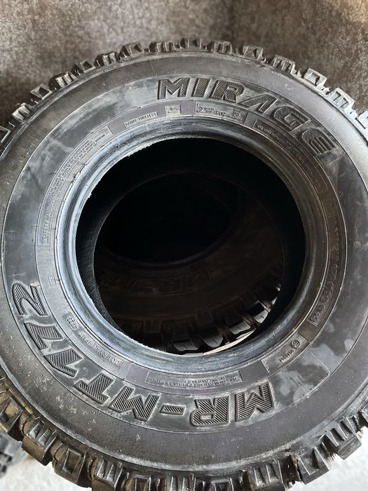 Шини Р 15 235/75,  болото,М/Т ,комплекти,пари.